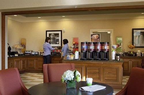 Hampton Inn & Suites Savannah restaurant